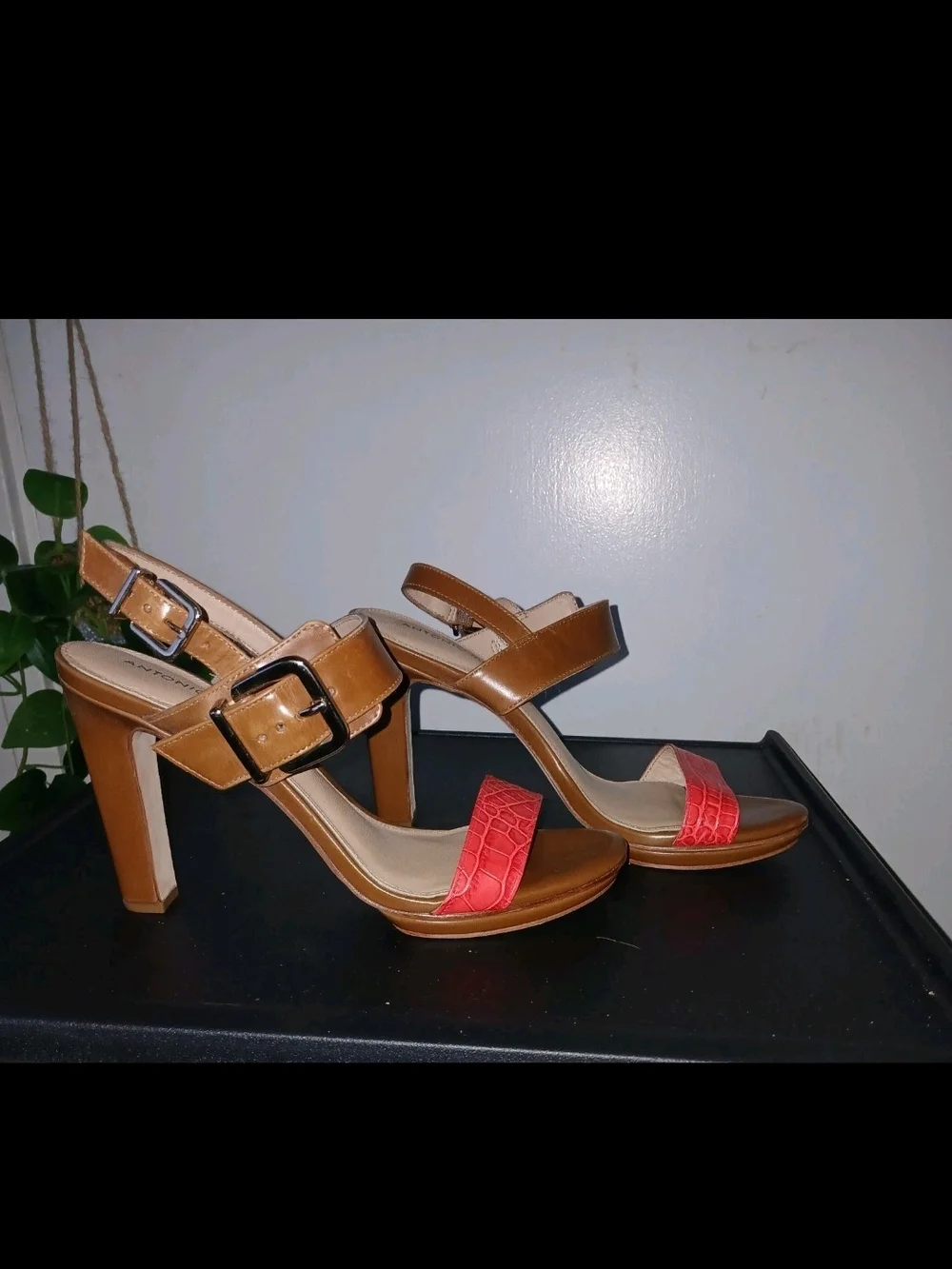 Antionio Melani Fire Coral Orange Women's Heels Sz 7.5